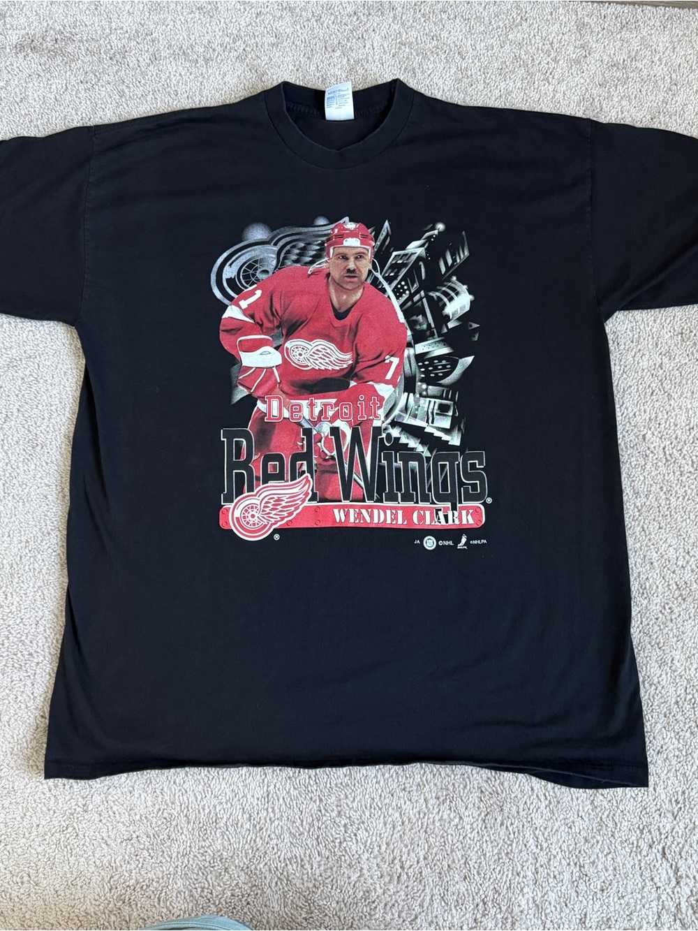 Vtg 1999 Miro Detroit Red Wings Wendel Clark Hockey Graphic T Shirt NHL 3XL